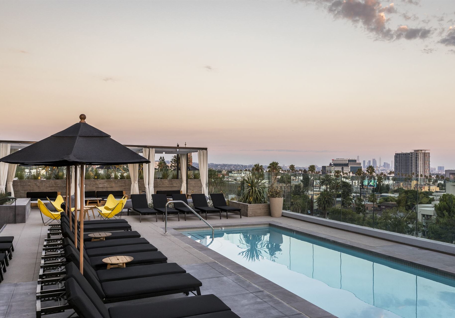 Mass Image Compressor Compressed this image. https://sourceforge.net/projects/icompress/ with Quality:80